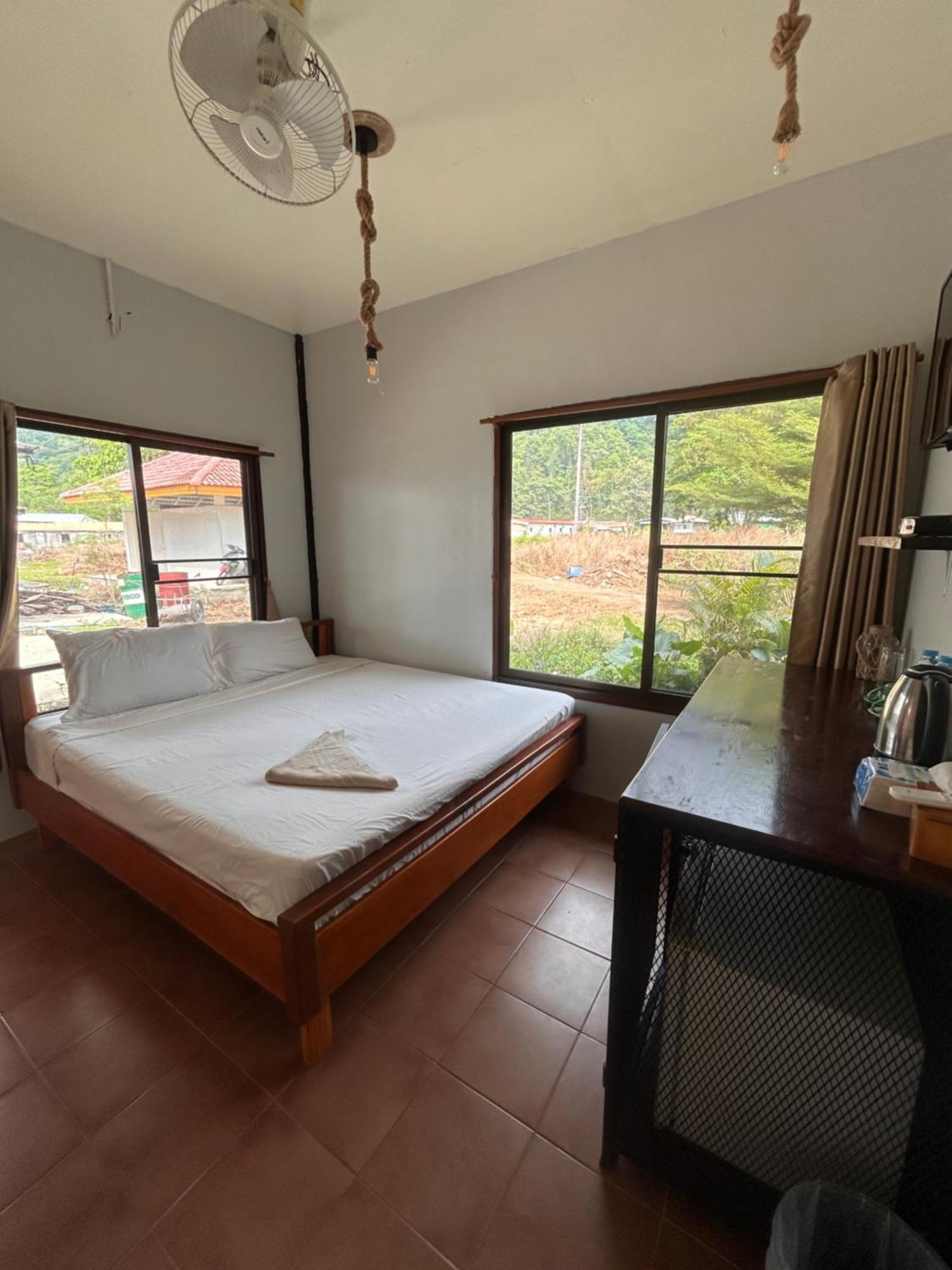 Tchin Tchin Guesthouse Koh Chang Dış mekan fotoğraf